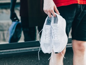 運動白鞋